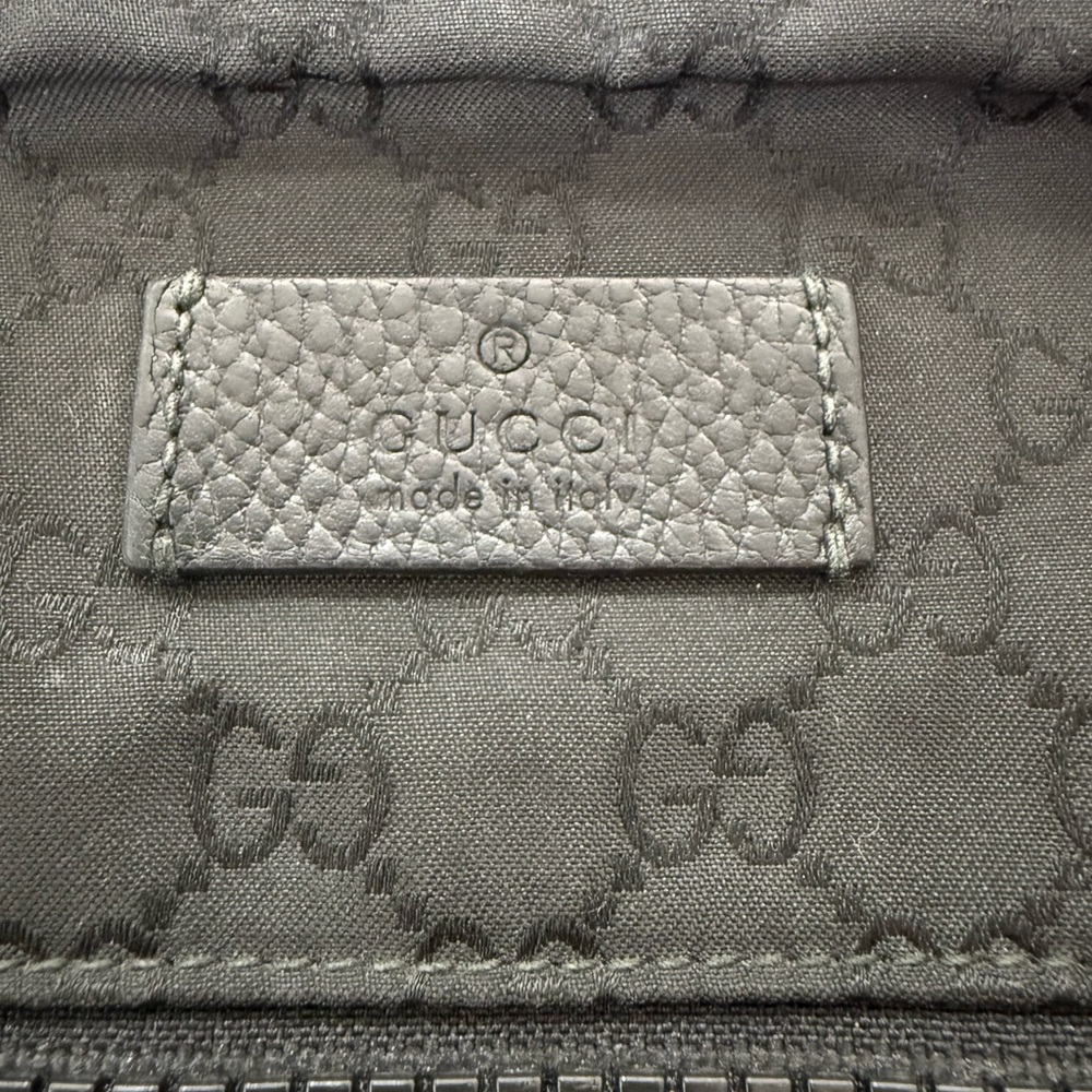 Gucci Authentic Black Monogram Messenger Bag - Picture 2 of 8
